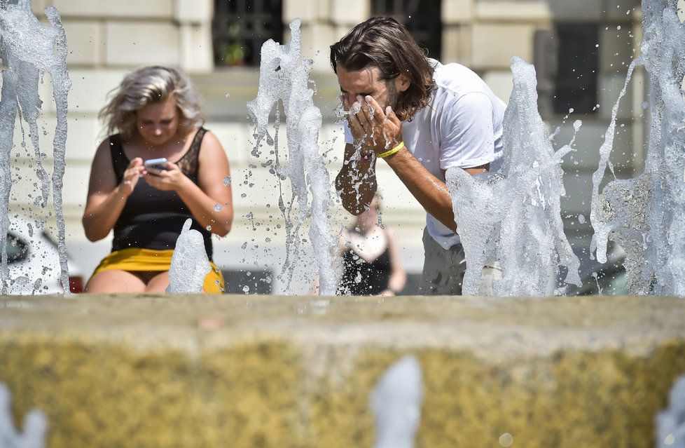 Snesitelněji bude v sobotu v horských oblastech, kde očekáváme teplotu kolem 26 °C.