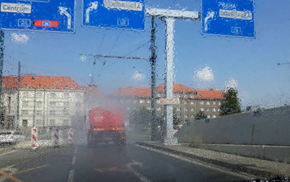 Snesitelněji bude v sobotu v horských oblastech, kde očekáváme teplotu kolem 26 °C.