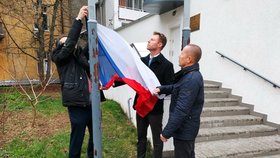 Čeští diplomaté se vrátili na velvyslanectví v Kyjevě  (13.4.2022)