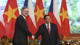 Premiér Petr Fiala ve Vietnamu.