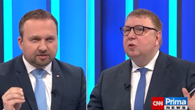Arogance vlády! Soptí Juchelka a slibuje obstrukce. Jurečka: Na připomínky k balíčku bude dost času