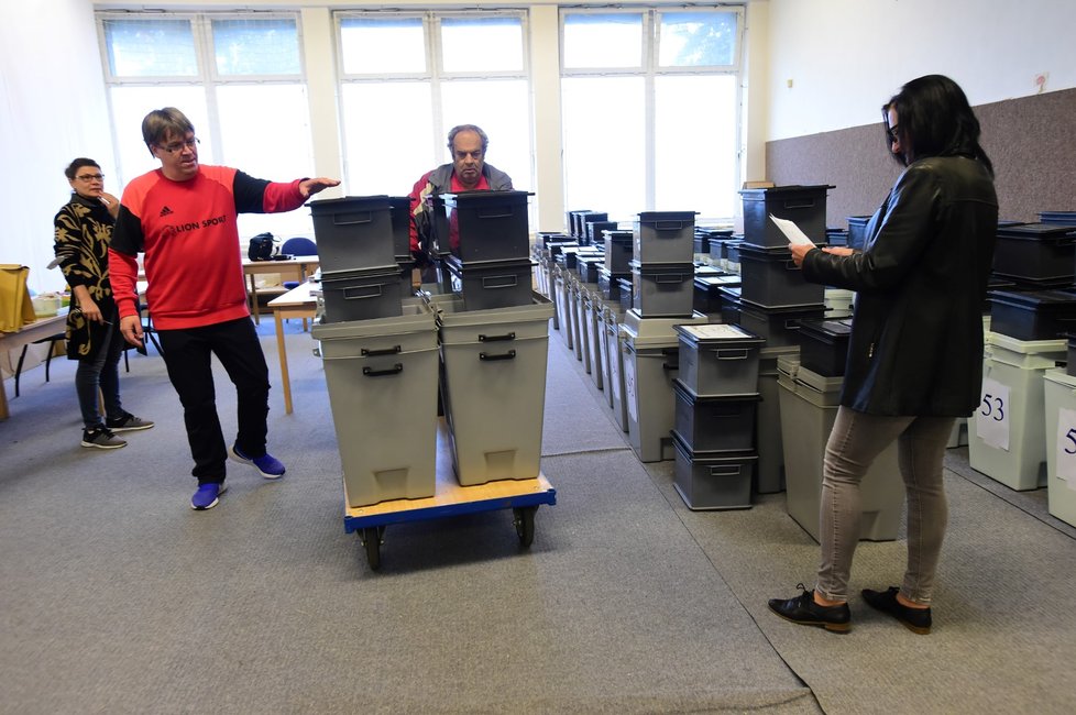 České kraje připravují volební místnosti