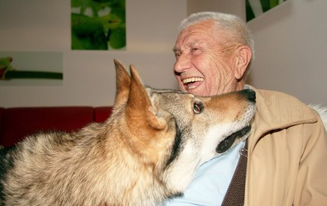 Blízkost psů naplňovala Karla Hartla radostí po celý život.