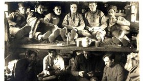 Archivní snímky československých legionářů v Rusku