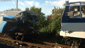 Nehoda vlaků u Českého Brodu skončila tragicky.