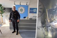 Policista z Českého Krumlova zachránil ženu z hořícího bytu: Sám se nadýchal kouře