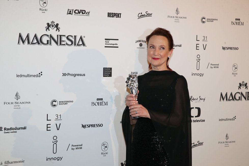 Český lev 2024: Milena Steinmasslová s Českým lvem za nejlepší ženskou vedlejší roli