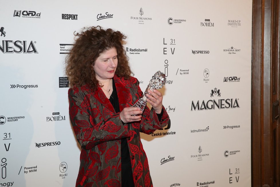 Cena za nejlepší scénář za film Němá tajemství - Alice Nellis