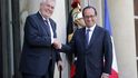 Český prezident Miloš Zeman a francouzský prezident Francois Hollande