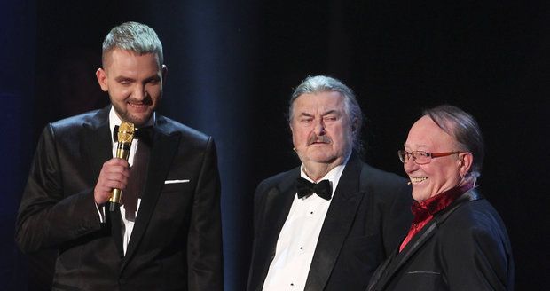 Ringo Čech a Petr Janda předávali cenu zlaté kapele Kabát