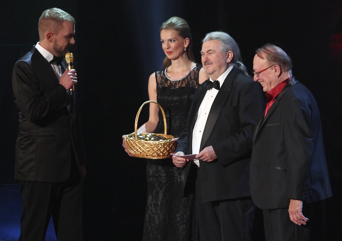 Ringo Čech a Petr Janda předávali cenu zlaté kapele Kabát
