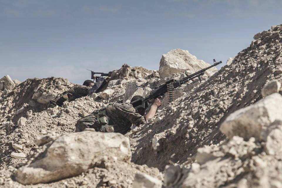 Na frontě, kde syrské milice bojují s ISIS.