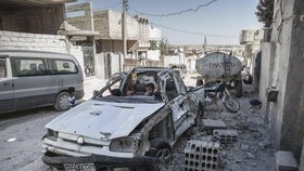 Češky v syrském Kobani: Rozstřílená felicie