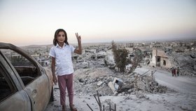 Češky v syrském Kobani: Véčka se stala gestem pro kurdské vítězství nad džihádisty.