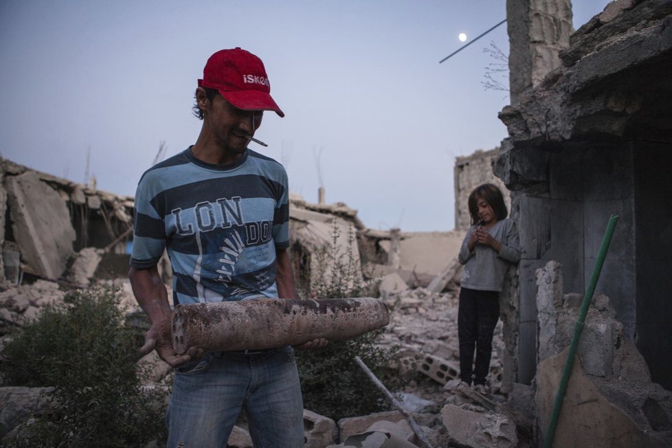 Češky navštívily i zničené syrské Kobani