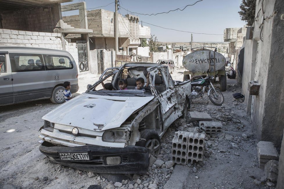 Češky v syrském Kobani: Rozstřílená felicie