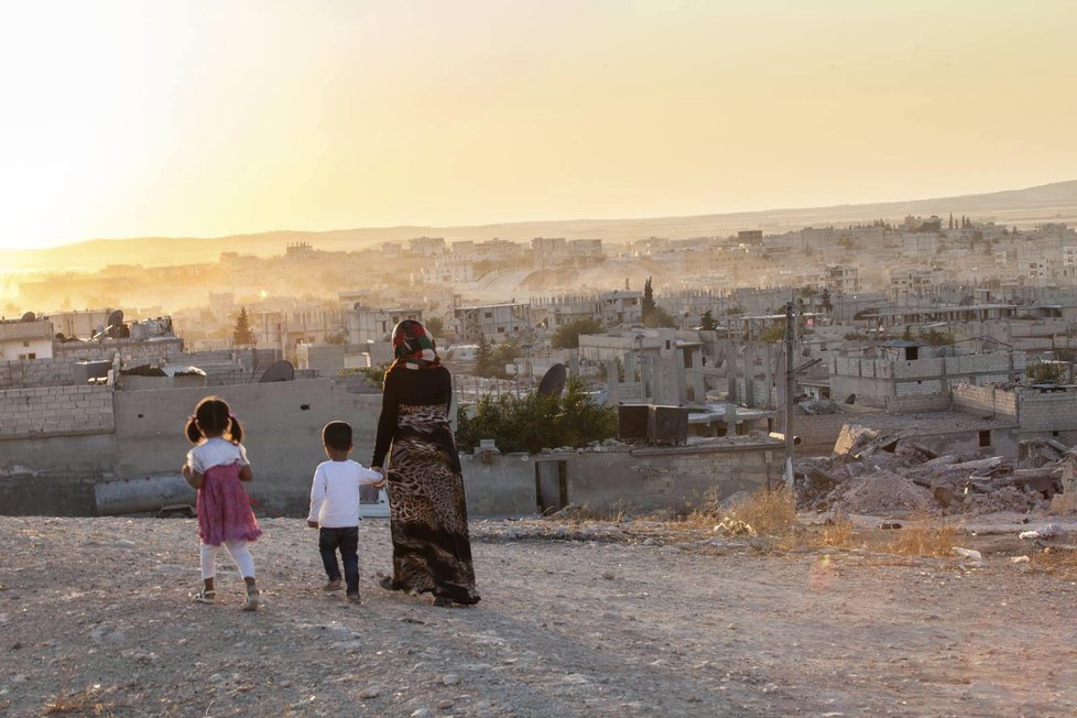 Češky navštívily i zničené syrské Kobani