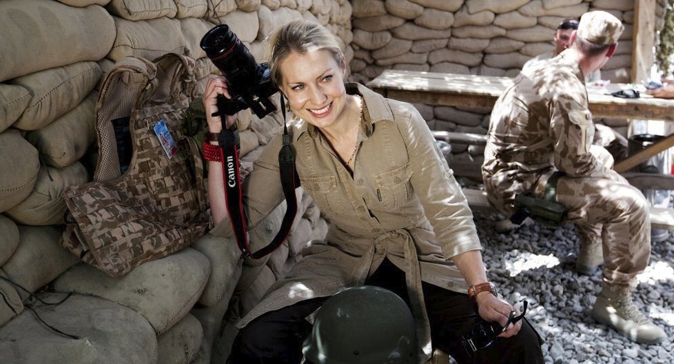 Češka Lenka Klicperová je válečnou zpravodajkou a šéfredaktorkou časopisu Lidé a země