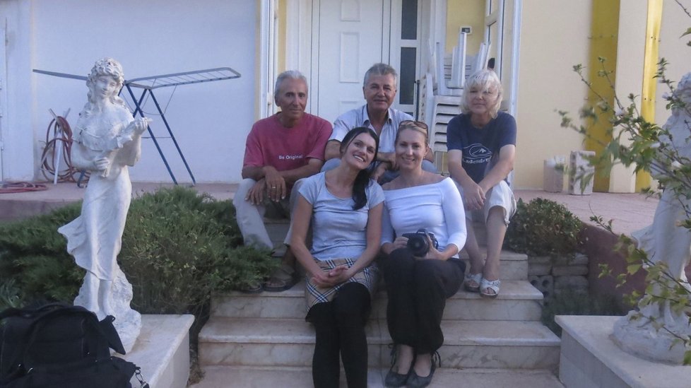 Lenka a Martina vyrazily fotit do Sýrie. Vpravo na snímku se Syřanem, který žije s Češkou (vpravo)