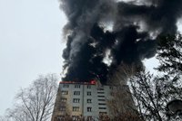 Požár v Českém Těšíně: Může za něj akumulátor v nabíječce! Zničené byty v několika patrech