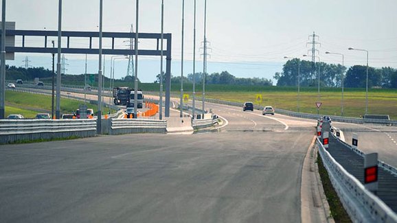 Volby se blíží. Většina stran chce zrychlit povolování dopravních staveb