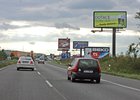 Zákaz billboardů kolem dálnic platí už rok. Stále jich zbývá 700