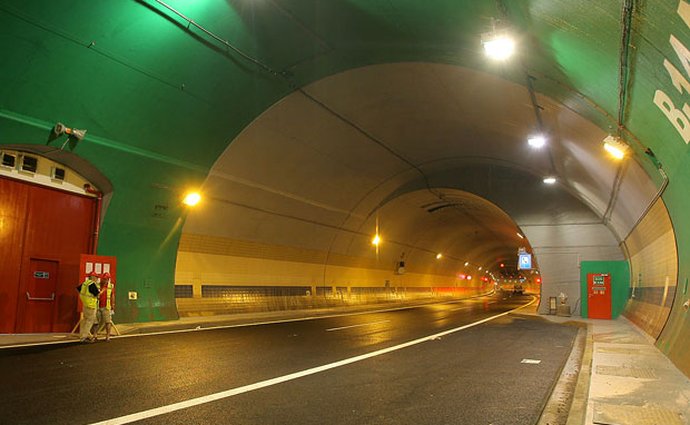 Tunel Blanka nebude otevřen ani letos, na vině jsou špatné kabely