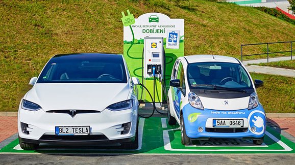 V roce 2030 bude v Česku chybět 20.000 stanic pro elektromobily