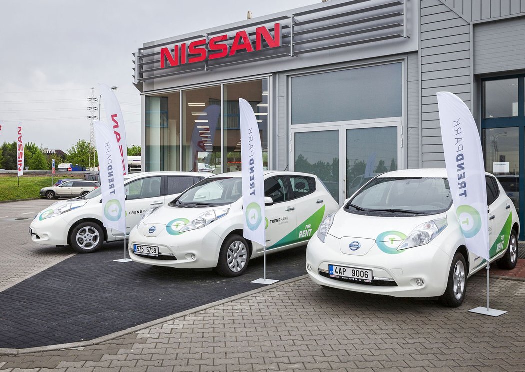 Největší česká flotila: 20 Nissanů Leaf pro autopůjčovnu Trend Park.