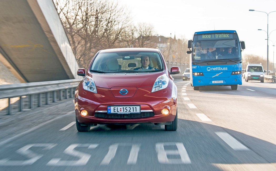 Podpora elektromobilů v ČR: Zelené iluze, modrá skutečnost