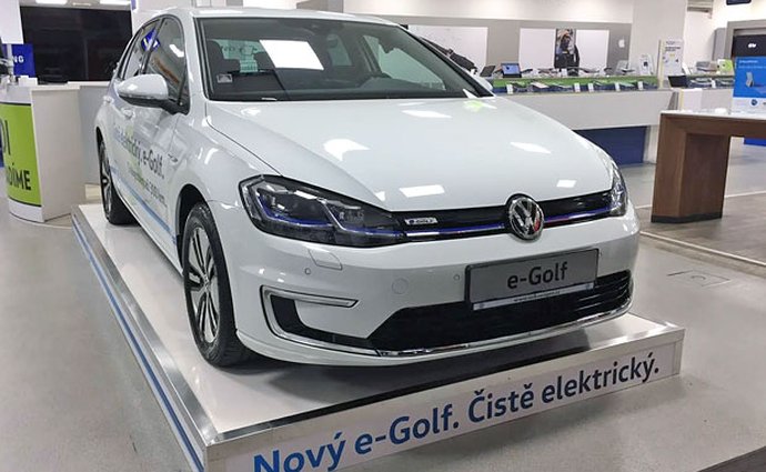 Alza.cz začne prodávat elektromobily přes internet