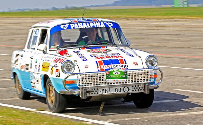 Rallye historických vozů začne představením v rožnovském skanzenu