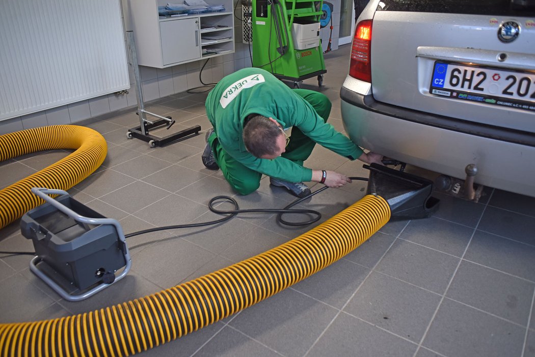 Vytáčení starých dieselů do přeběhových otáček jejich majitele hodně štve. Někdy dokonce říkají, že jim auta schválně týrají.