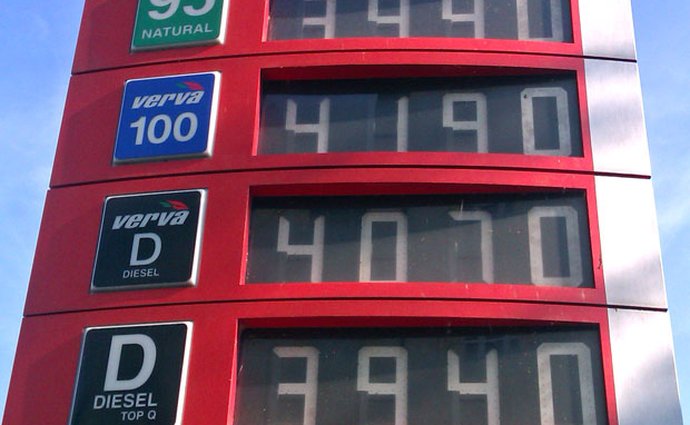 Ceny benzinu rostou, jsou na hranici 40 korun