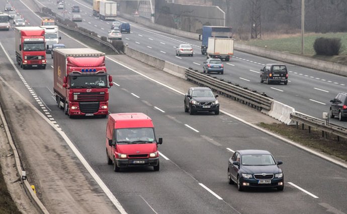 Sněmovna schválila rozpočet fondu dopravy na příští rok