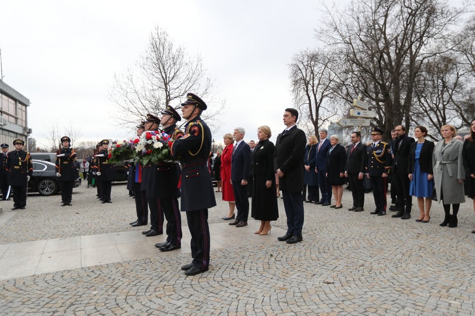 Prezident Pavel s manželkou Evou během návštěvy Slovenska. Na snímcích se slovenskou prezidentkou Zuzanou Čaputovou.