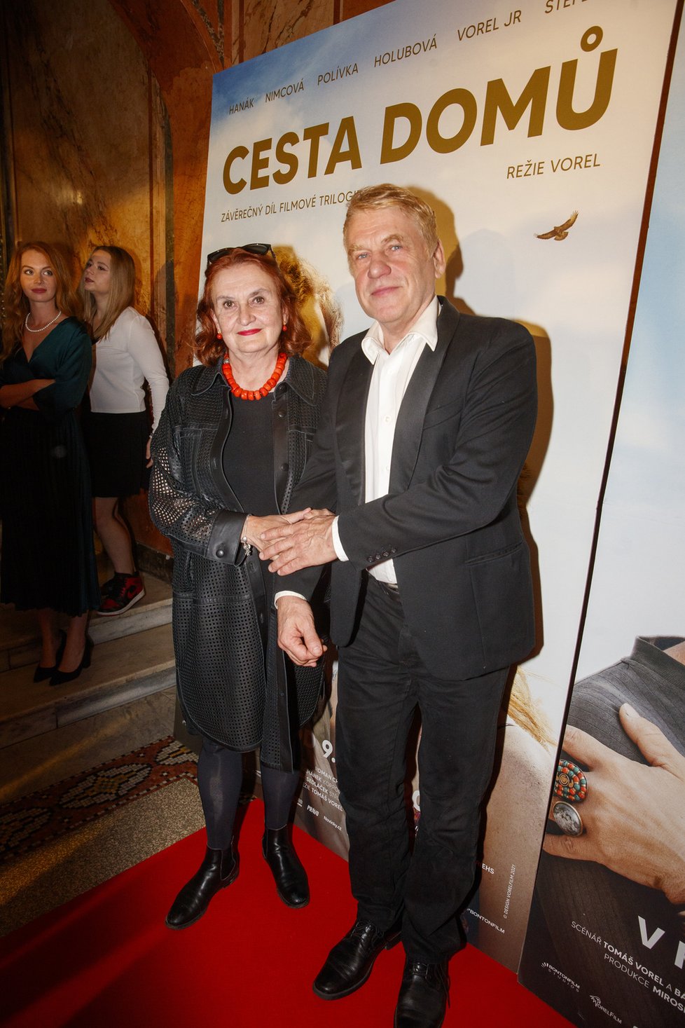 Premiéra filmu Cesta domů: Eva Holubová a Tomáš Vorel st.