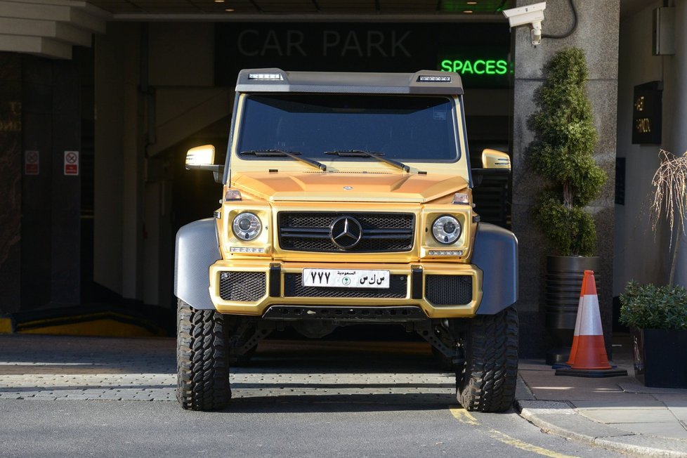 Takhle cestuje arabská smetánka: Mercedes G63