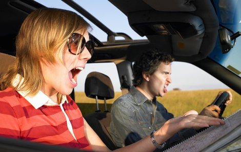 64 % mužů při cestě na dovolenou řídí