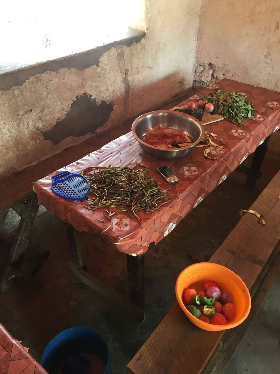 Zázemí restaurace v Tanzanii