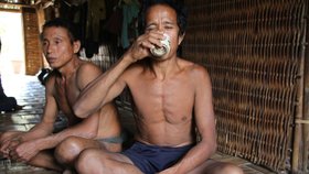 Obyvatele Barmy dlouhodobě sužují boje.