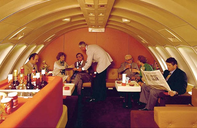 Létání bylo v 50–70. letech výjimečná událost.