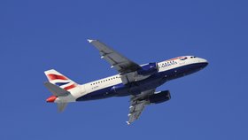 British Airways doporučují cestujícím, aby si zkontrolovali svůj let na svých stránkách.