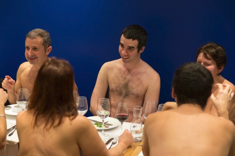 Nudistická restaurace restaurace O&#39;Naturel  v Paříži