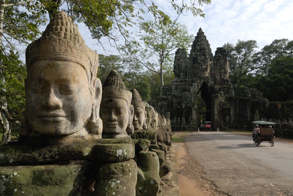 Angkor Vat (Kambodža)