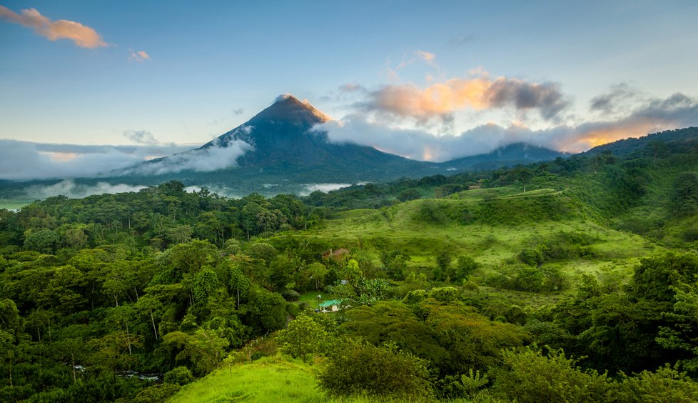 Kostarika má nádherné pláže i vnitrozemí.
