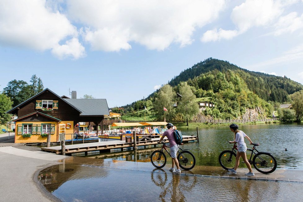 Alpská příroda láká spoustu českých turistů.