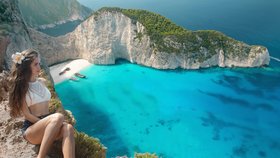 Pláž Navagio s vrakem pašerácké lodi patří k nejkrásnějším i nejfotografovanějším místům v celém Řecku.