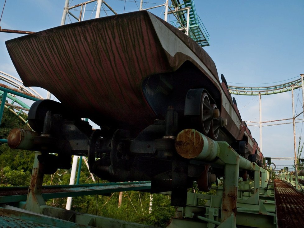 Opuštěný zábavní park Nara Dreamland v Japonsku