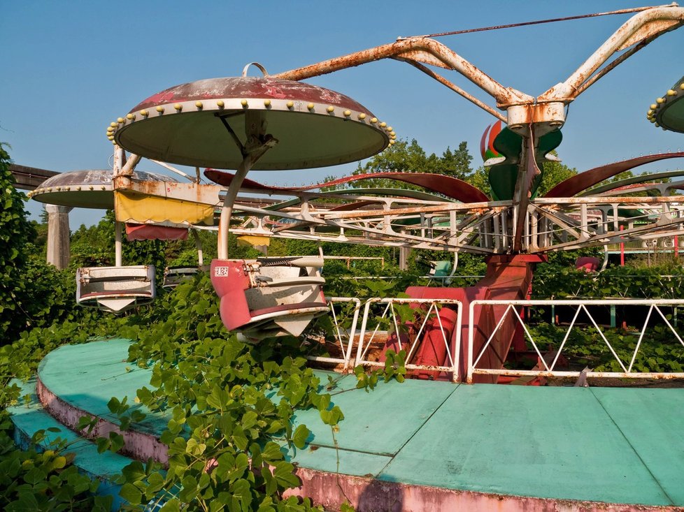 Opuštěný zábavní park Nara Dreamland v Japonsku